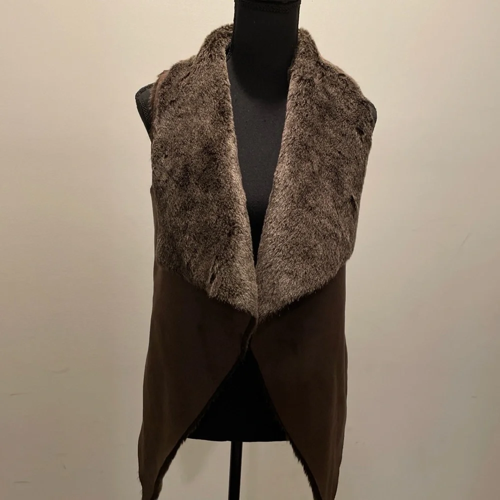 New Directions Women’s Vest Cardigan Size S/M Brown Faux Fur Suede Cabincore - Picture 9 of 9